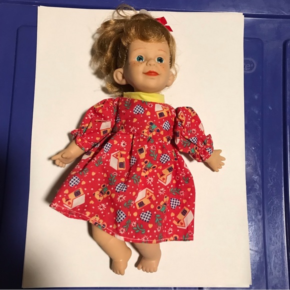 VTG 1990’S WAY OUT TOYS 9” FRECKLES POUT BLONDE PONYTAIL EXPRESSION DOLL - Picture 14 of 16